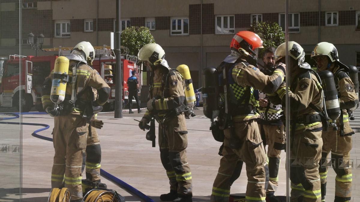 Un simulacro de emergencia en el Calatrava, en Oviedo.