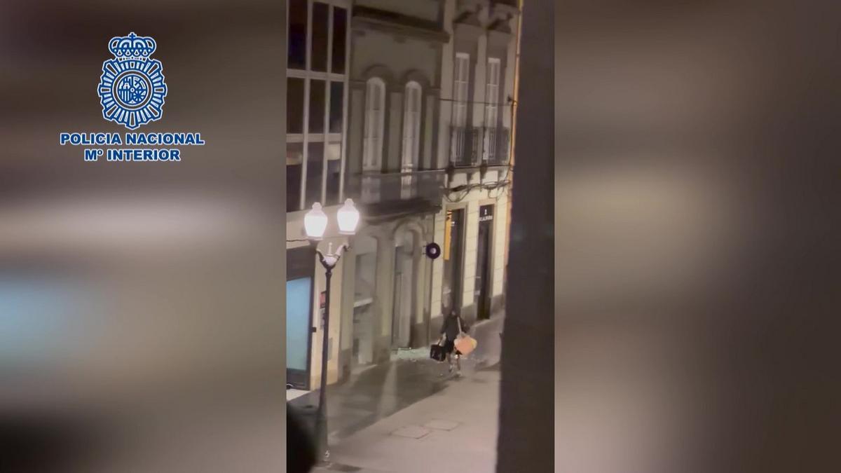 'Hurto y Lola': así es el robo viral que tiene como escenario en Triana.