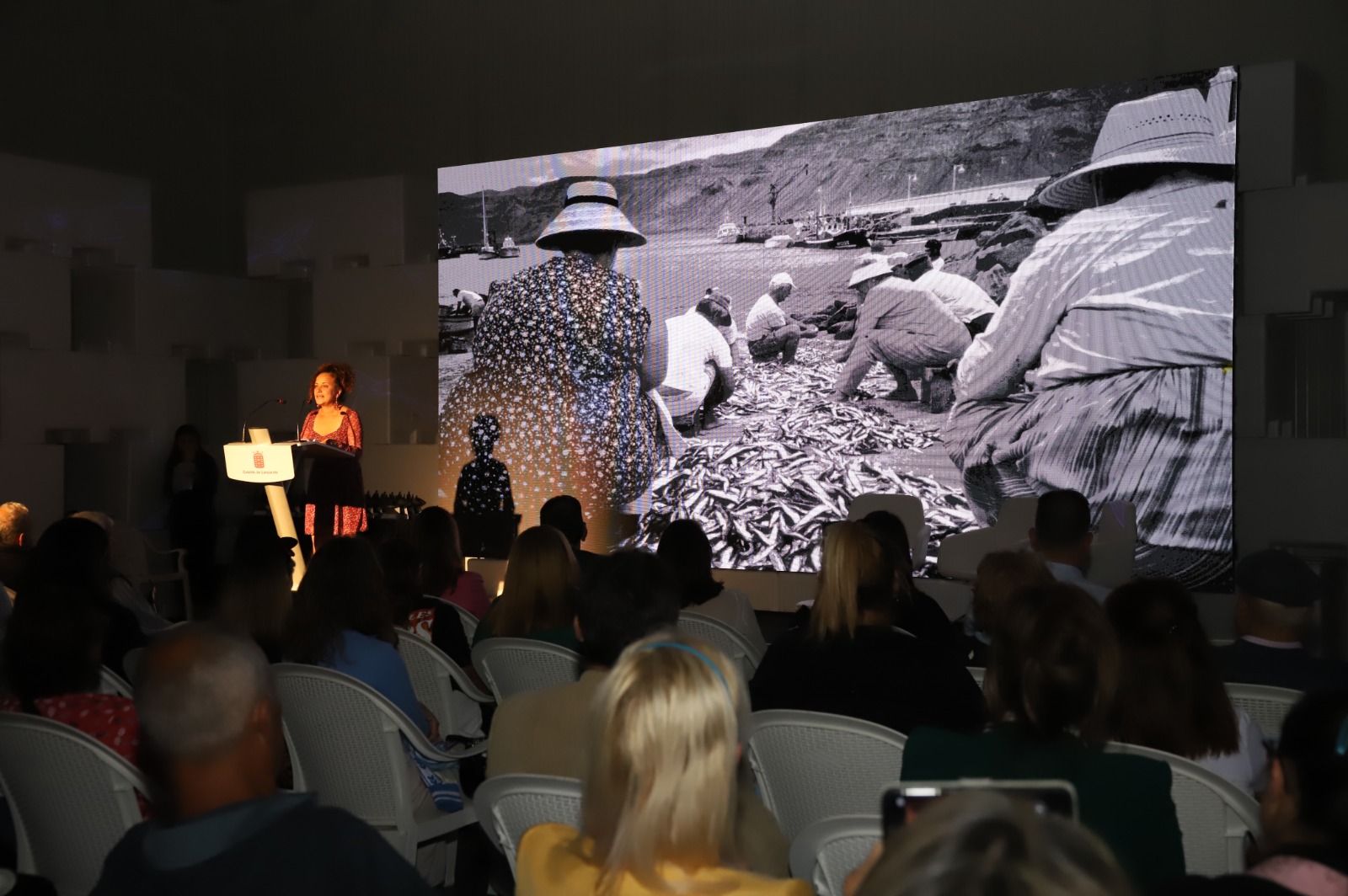 El Cabildo de Lanzarote pone en valor el papel de las mujeres de la industria conservera