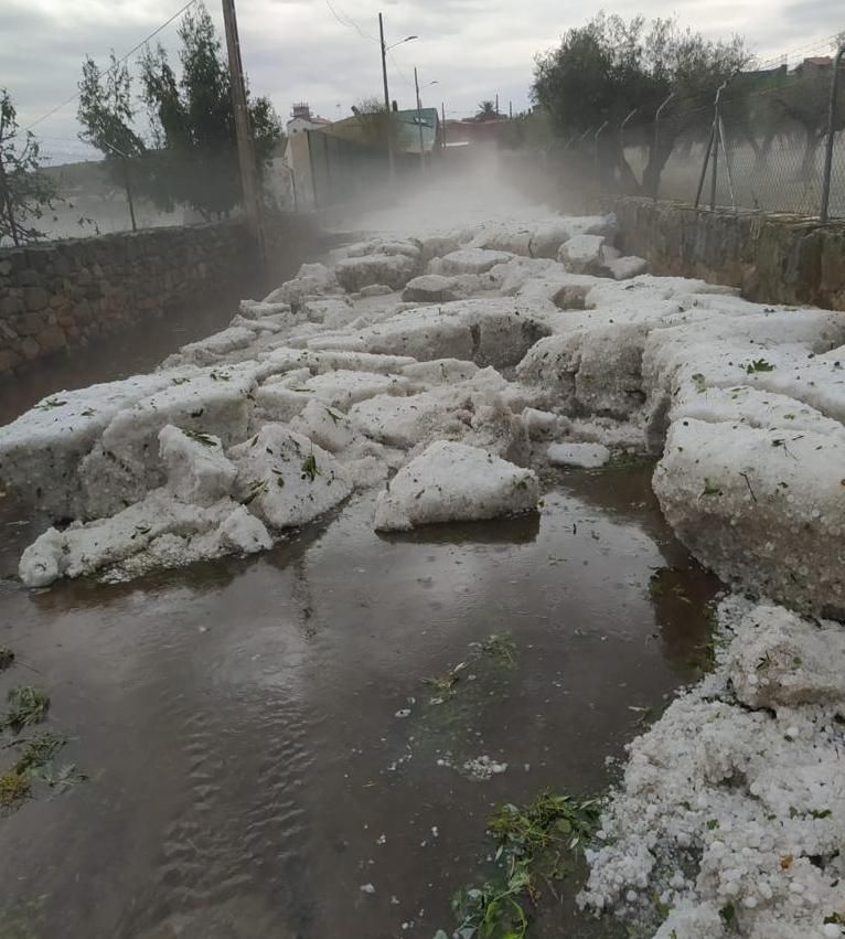 Acumulación de granizo en Valdelacasa de Tajo, el pasado miércoles.