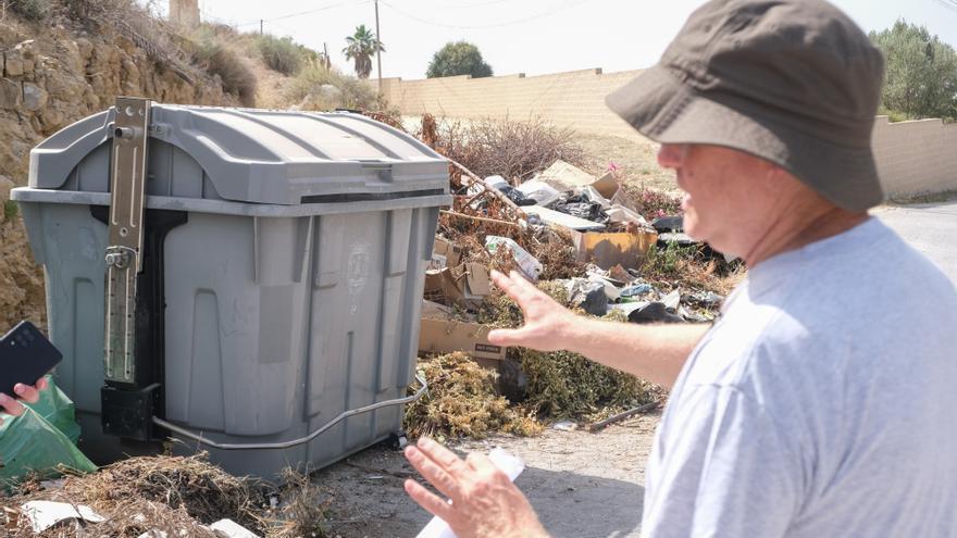 El Ayuntamiento de Alicante limpia 15 veces en seis meses una escombrera ilegal en Villafranqueza