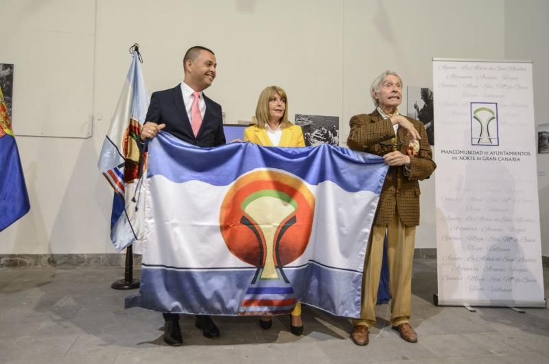 03/07/2018 STA. MARÍA DE GUÍA. En la Casa de la Cultura de Santa María de Guía, tuvo lugar el acto conmemorativo del 44 aniversario de la Mancomunidad del Norte ,en el que se entregaron las banderas oficial de la Mancomunidad, diseñada por el artista norteño Pepe Dámaso, a todos los Ayuntamientos del norte de Gran Canaria. FOTO: J. PÉREZ CURBELO  | 03/07/2018 | Fotógrafo: José Pérez Curbelo