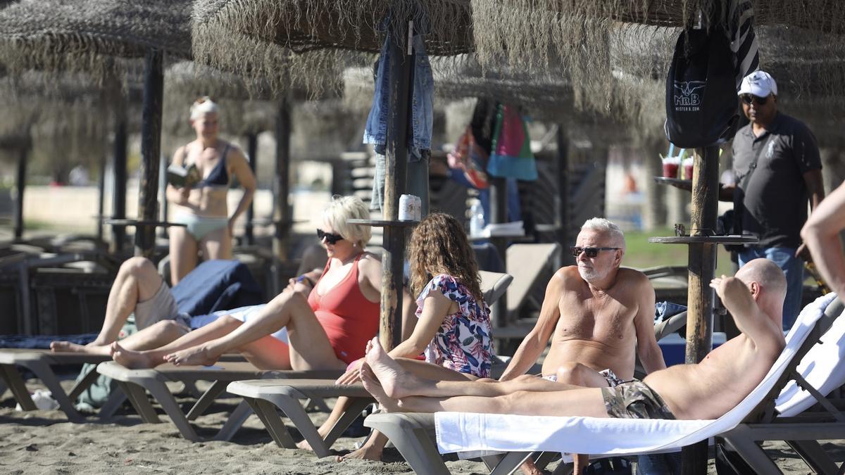 Turistas en las playas de Málaga.