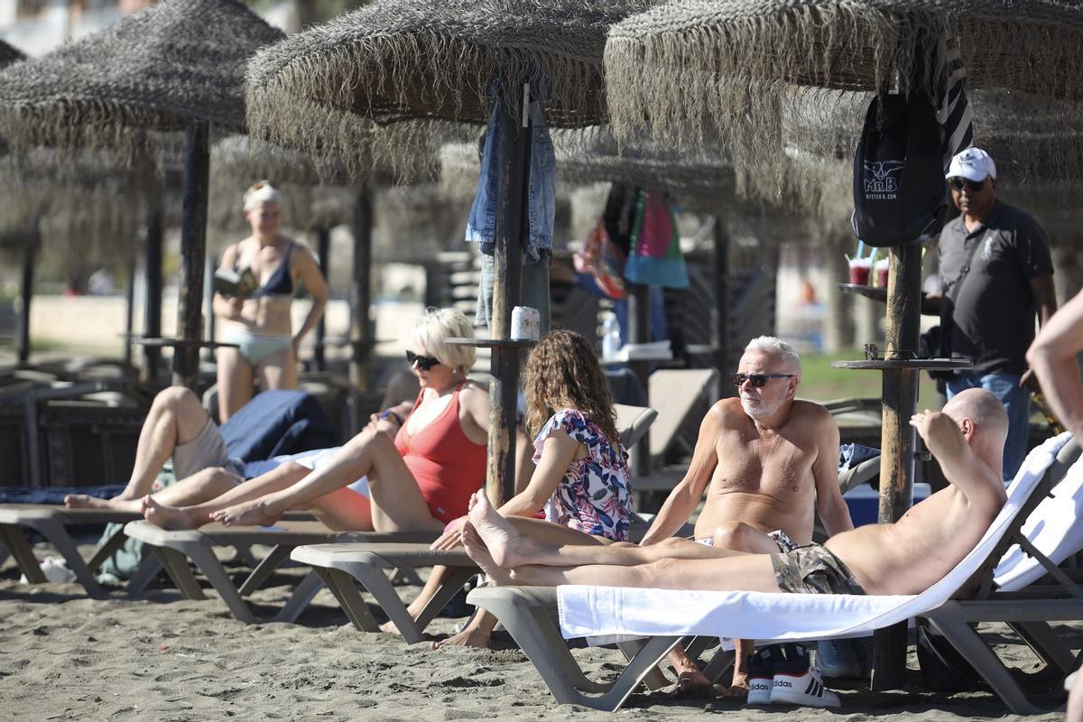 Turistas en las playas de Málaga.