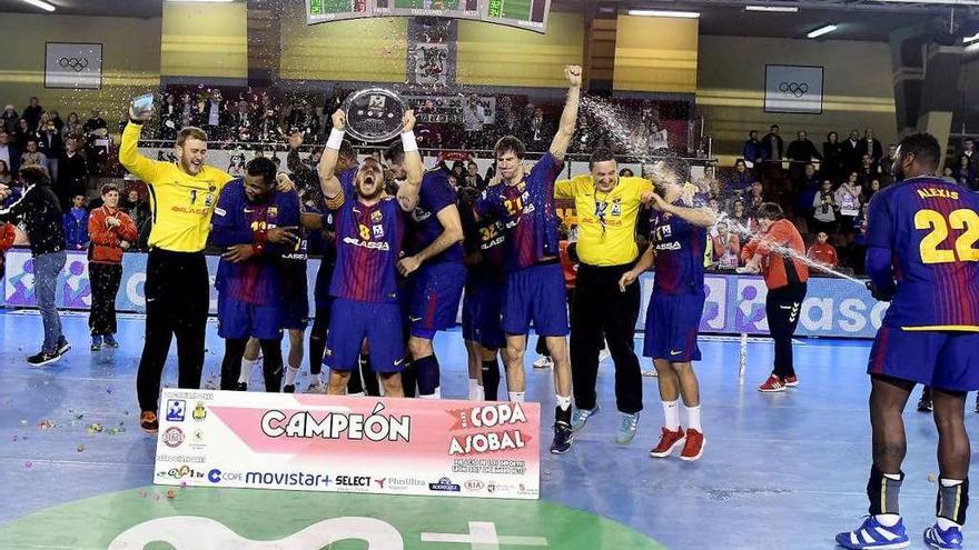 El FC Barcelona gana su decimotercer título frente a un voluntarioso Ademar de León (22-28)