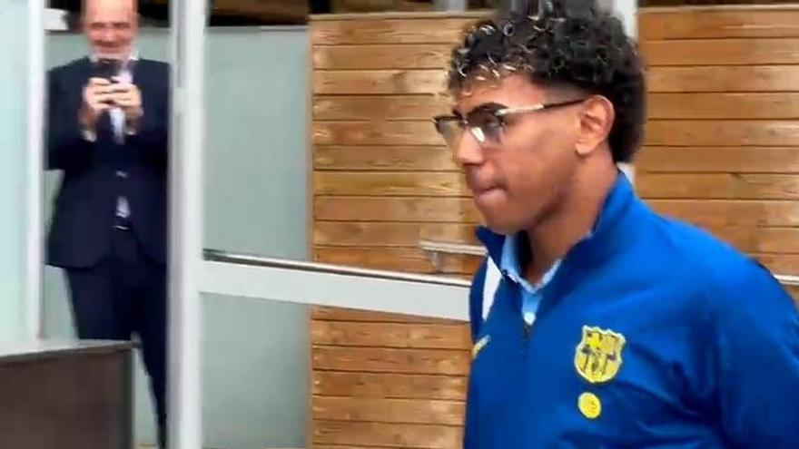 El look del Lamine Yamal mas intelectual