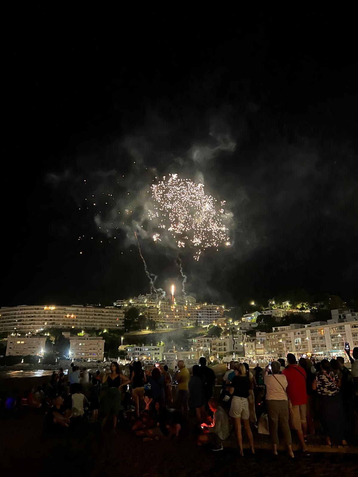 Castellón da la bienvenida al verano con la Nit de Sant Joan