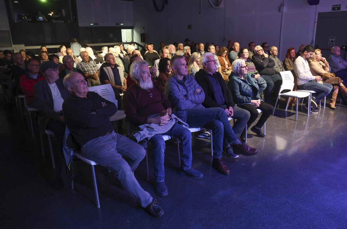 Asistentes y protagonistas del documental.