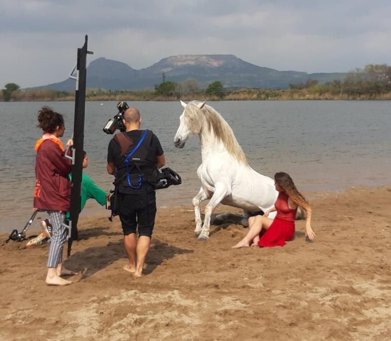 Amaia roda el seu nou vídeo a la vora del Ter