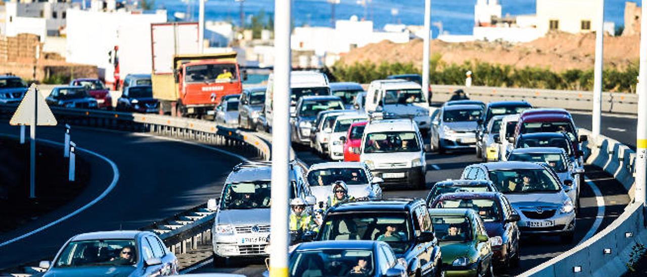 Atasco en la carretera del norte de Gran Canaria.