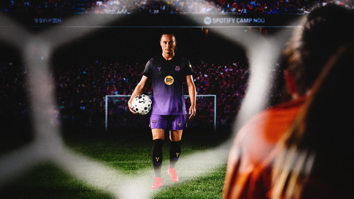 Ewa Pajor con la nueva segunda equipación del Barça.