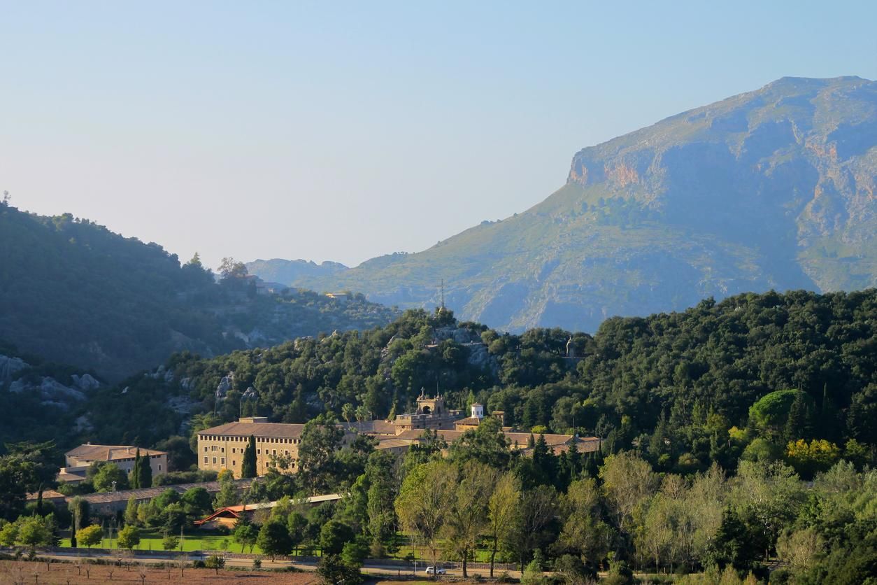 Vista del Santuari de Lluc, en Escorca