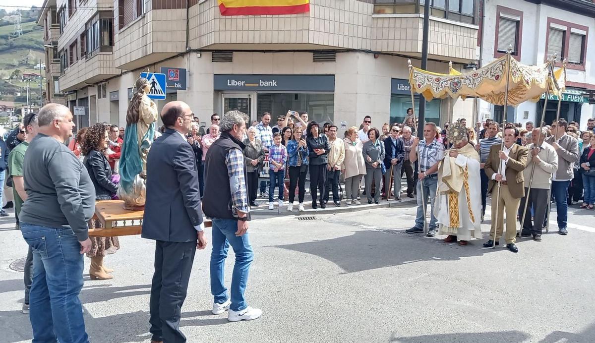 Instante de El Encuentro entre el Cristo Resucitado y la Virgen Dolorosa.| D. M.