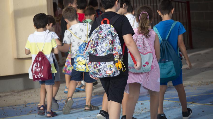 Cuarenta colegios de Alicante usan su punto extra para primar a las familias con empleo a la hora de escoger a al alumnado