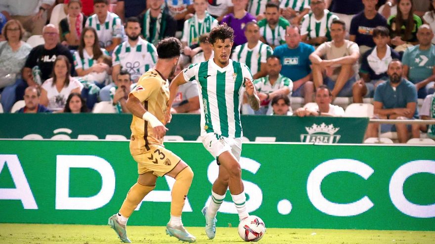 Oficial: el Córdoba CF rescinde el contrato de Jude Soonsup-Bell