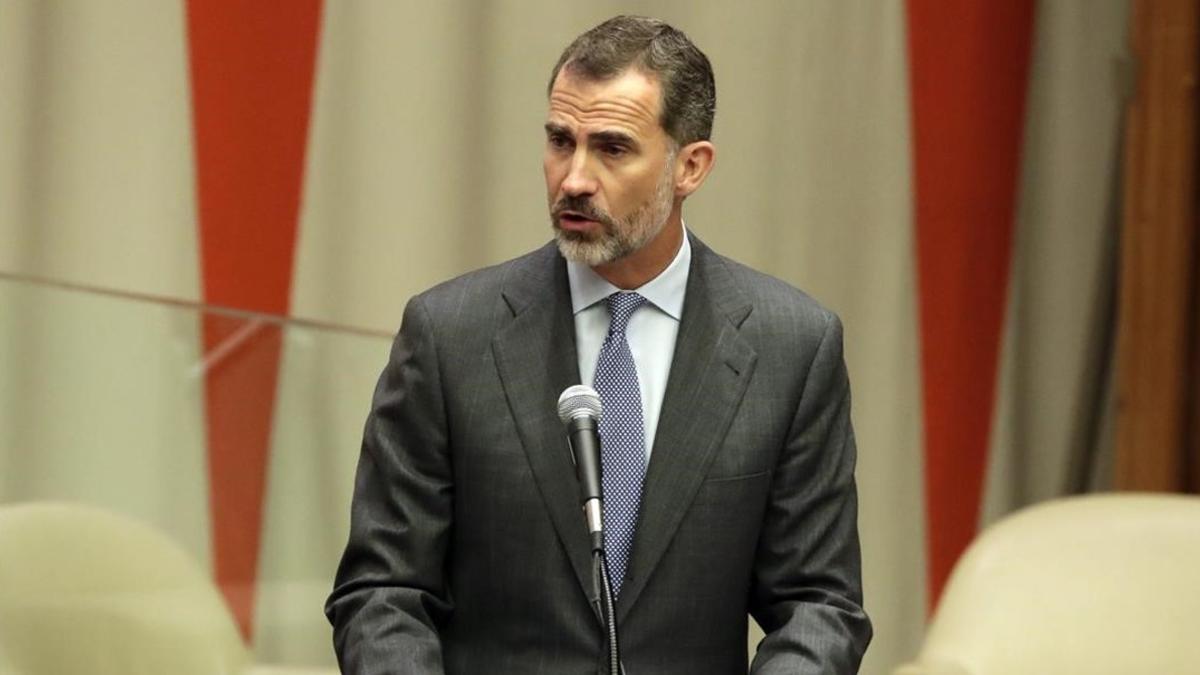 El rey Felipe VI  pronuncia su discurso durante la cumbre