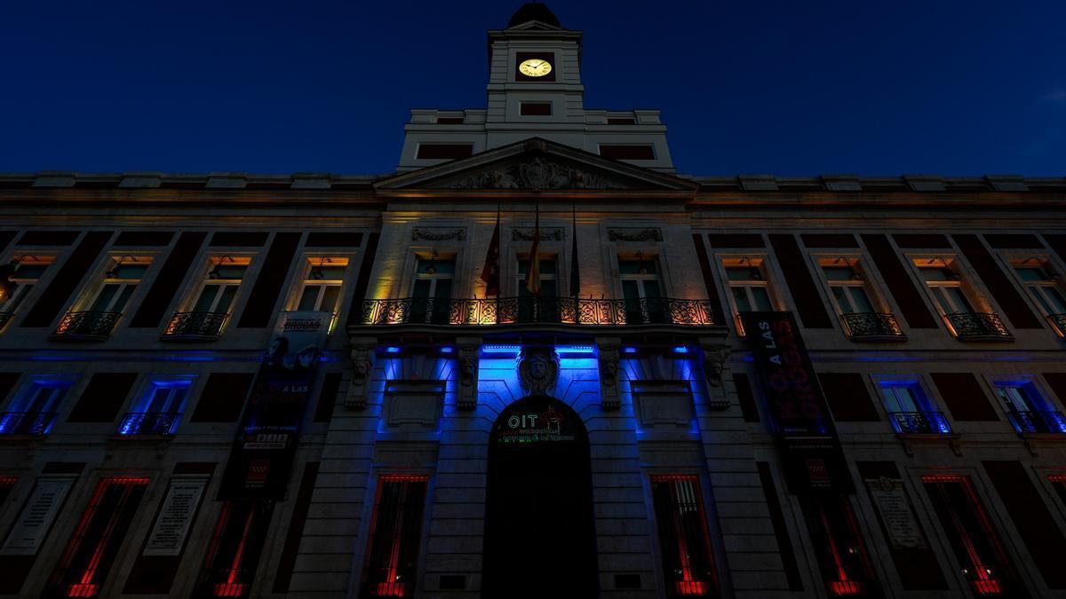 La Real Casa de Correos, iluminada con los colores de la bandera de Venezuela