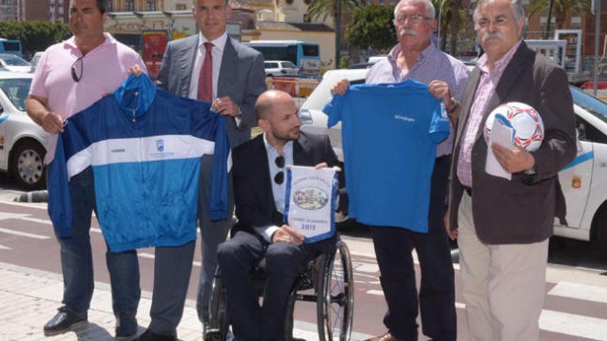 El torneo de fútbol de taxistas se presentó ayer.