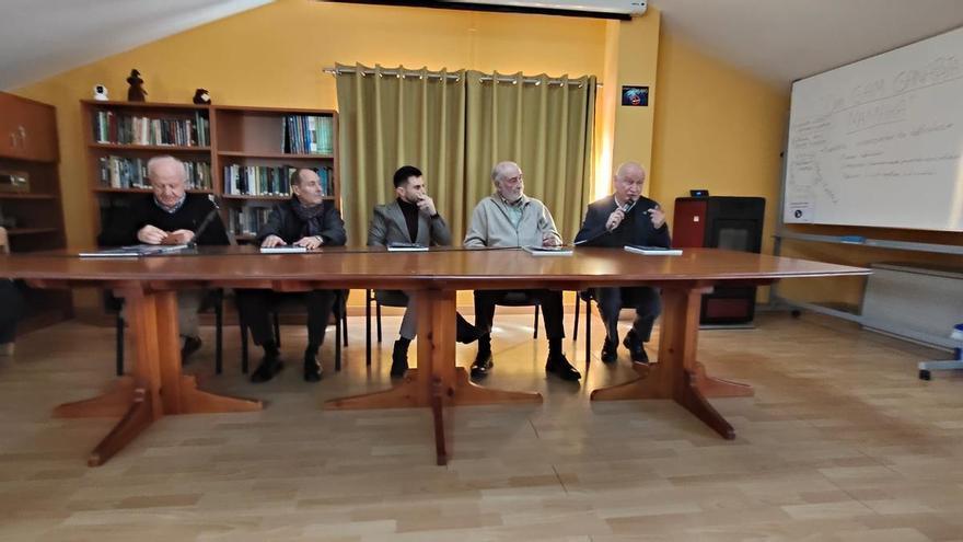 “El Baluarte” cierra su ciclo de presentaciones en Cudillero ante más de un centenar de personas