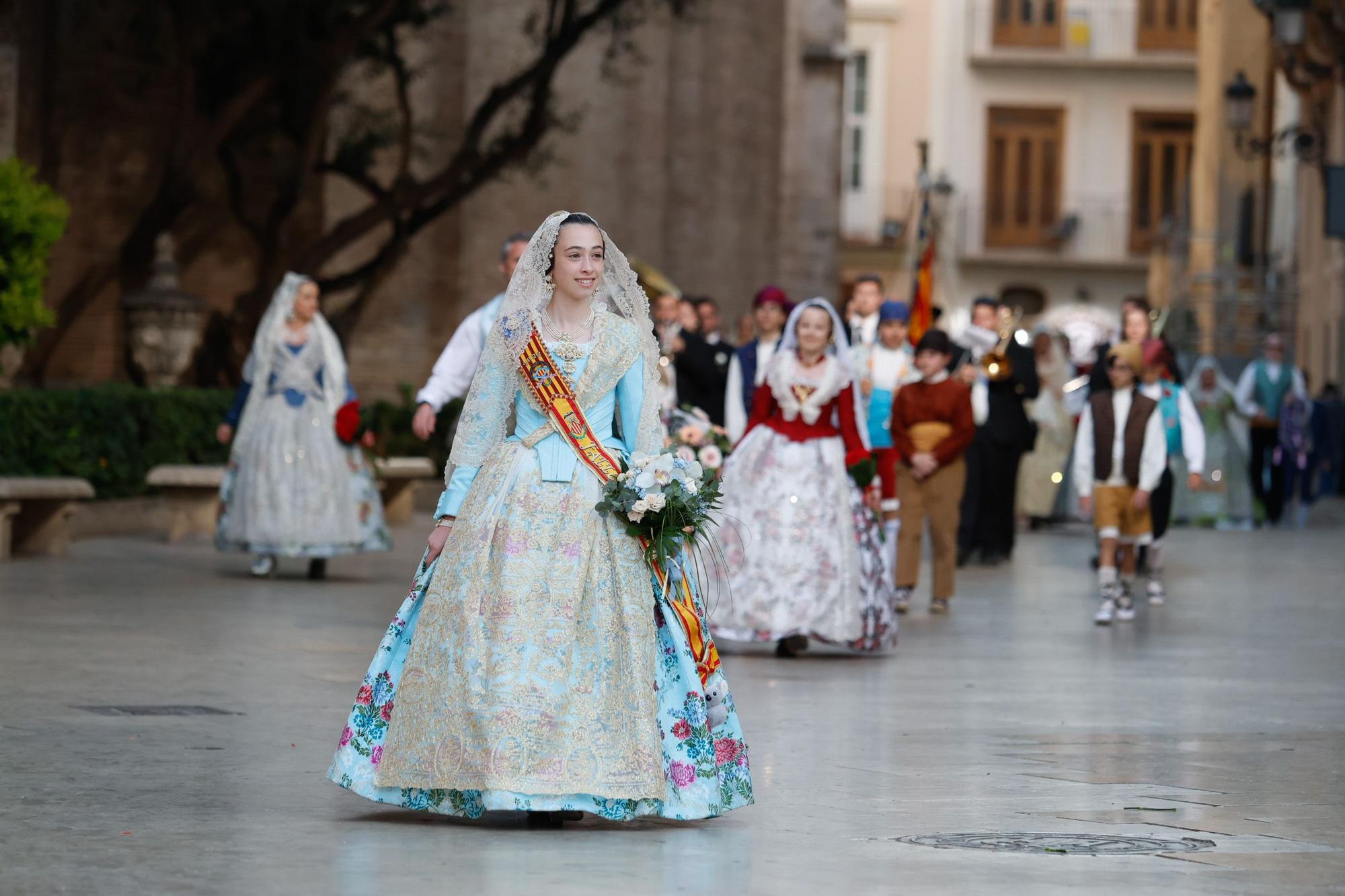 Búscate en el primer día de la Ofrenda en la calle San Vicente entre las 18:00 y las 19:00