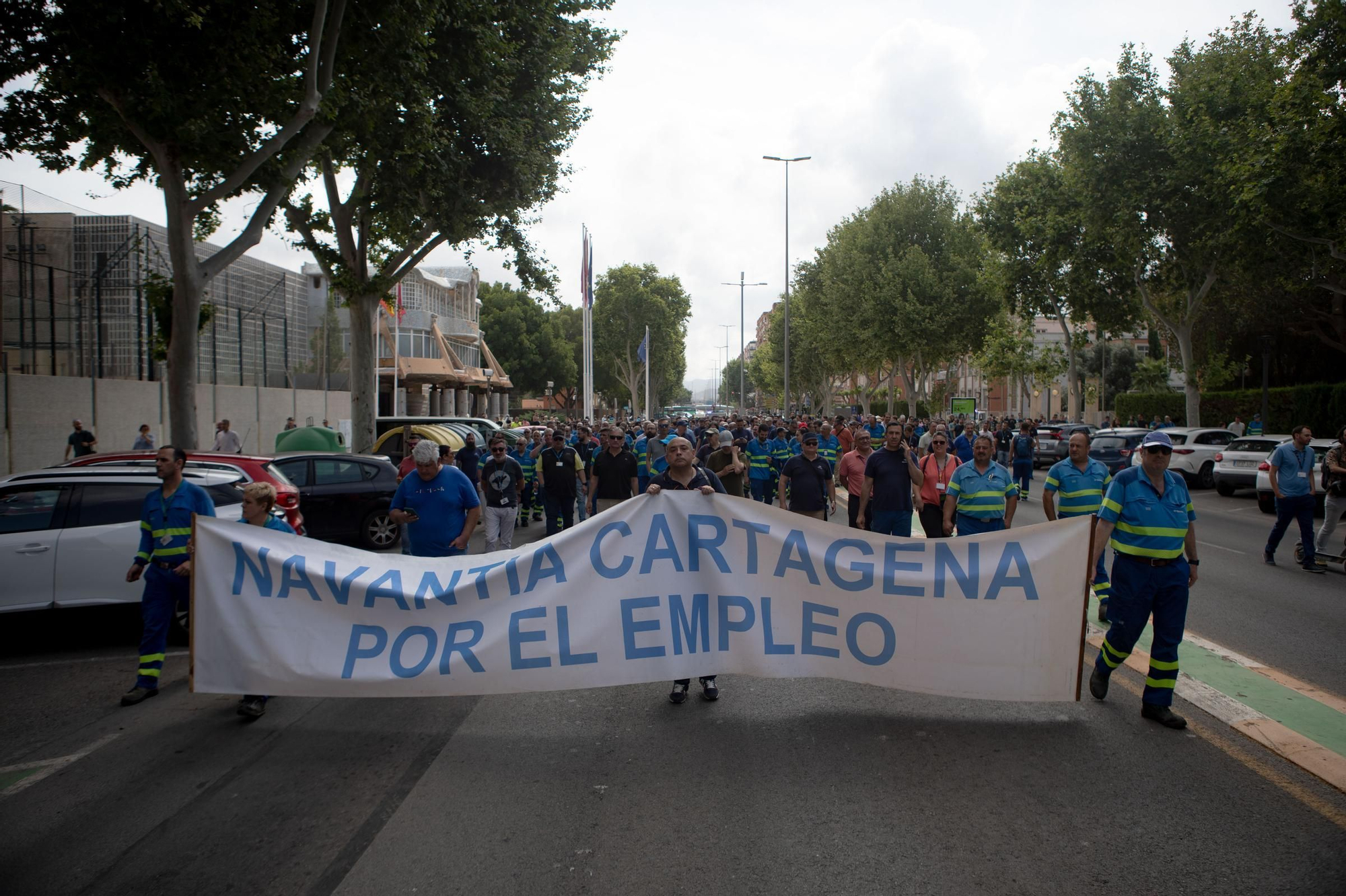 Los trabajadores de Navantia protestan frente a la Asamblea Regional
