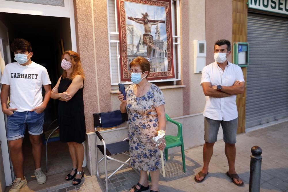 Procesión en la calle del Cristo de la Salud del Palmar