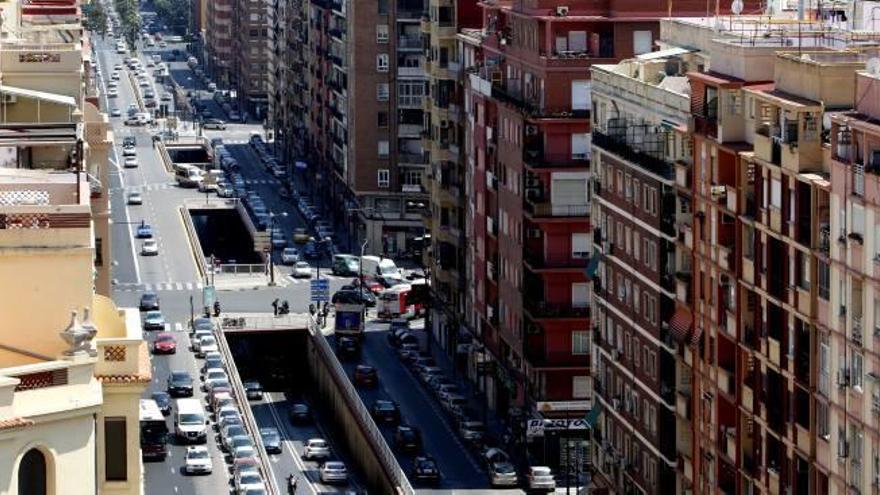 Las mediciones de ruido y velocidad en la avenida Pérez Galdós superan todos los límites