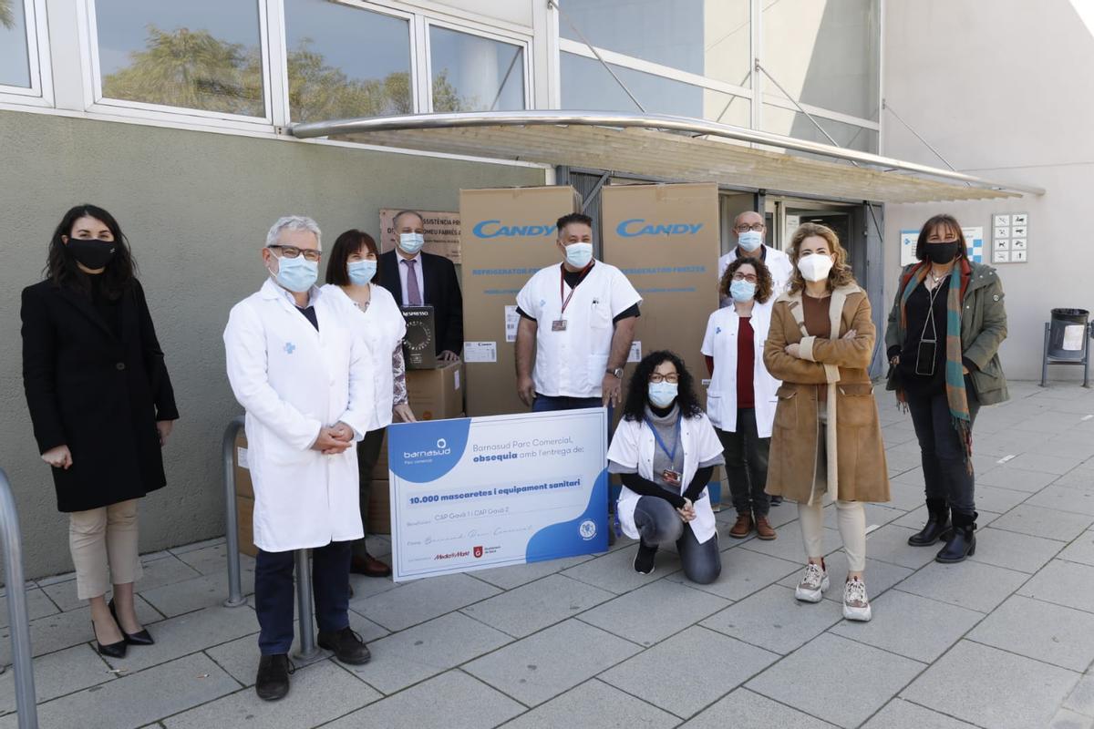 Barnasud dona 10.000 mascaretes als CAP de Gavà Barnasud dona 10.000 mascaretes als CAP de Gavà