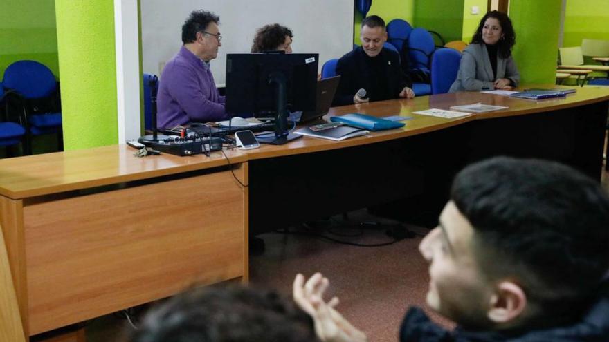 Piden convertir las escuelas de El Llordal en un albergue de peregrinos