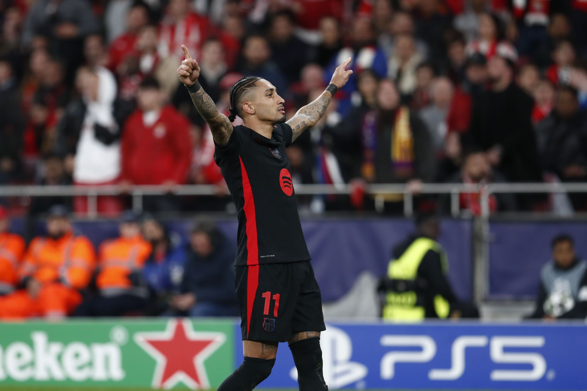 Raphinha Dias Belloli of FC Barcelona celebrates a goal during the UEFA Champions League 2024/25 UEFA Champions League 2024/25 Round of 16 first Lleg match between SL Benfica and FC Barcelona at Estadio do Sport Lisboa e Benfica on March 05, 2025 in Lisbon, Portugal. AFP7 05/03/2025 ONLY FOR USE IN SPAIN. Irina R. H. / AFP7 / Europa Press;2025;SOCCER;SPAIN;SPORT;ZSOCCER;ZSPORT;SL Benfica v FC Barcelona - UEFA Champions League 2024/25 Round of 16 First Leg;