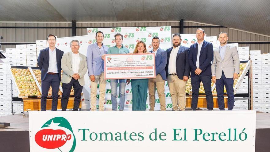 La subasta solidaria del tomate de El Perelló se convierte en donación directa a los afectados por la dana de l&#039;Horta Sud