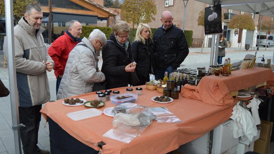 Parada de venda de tòfones a l&#039;espai firal de la mostra cal Rosal l&#039;any 2017