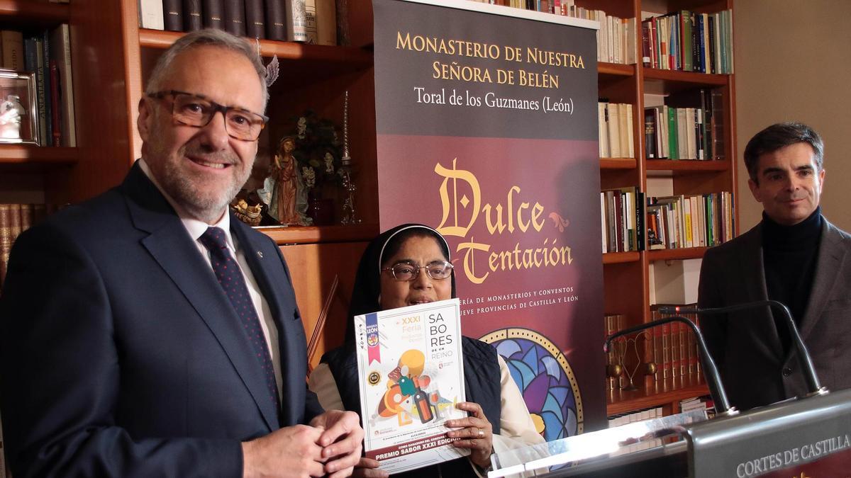 El presidente de las Cortes y de la Fundación de Castilla y León, Carlos Pollán, presenta la feria de convento "Dulce Tentación".