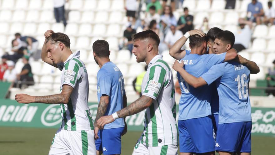 Córdoba CF-Alcoyano: las imágenes del partido en El Arcángel