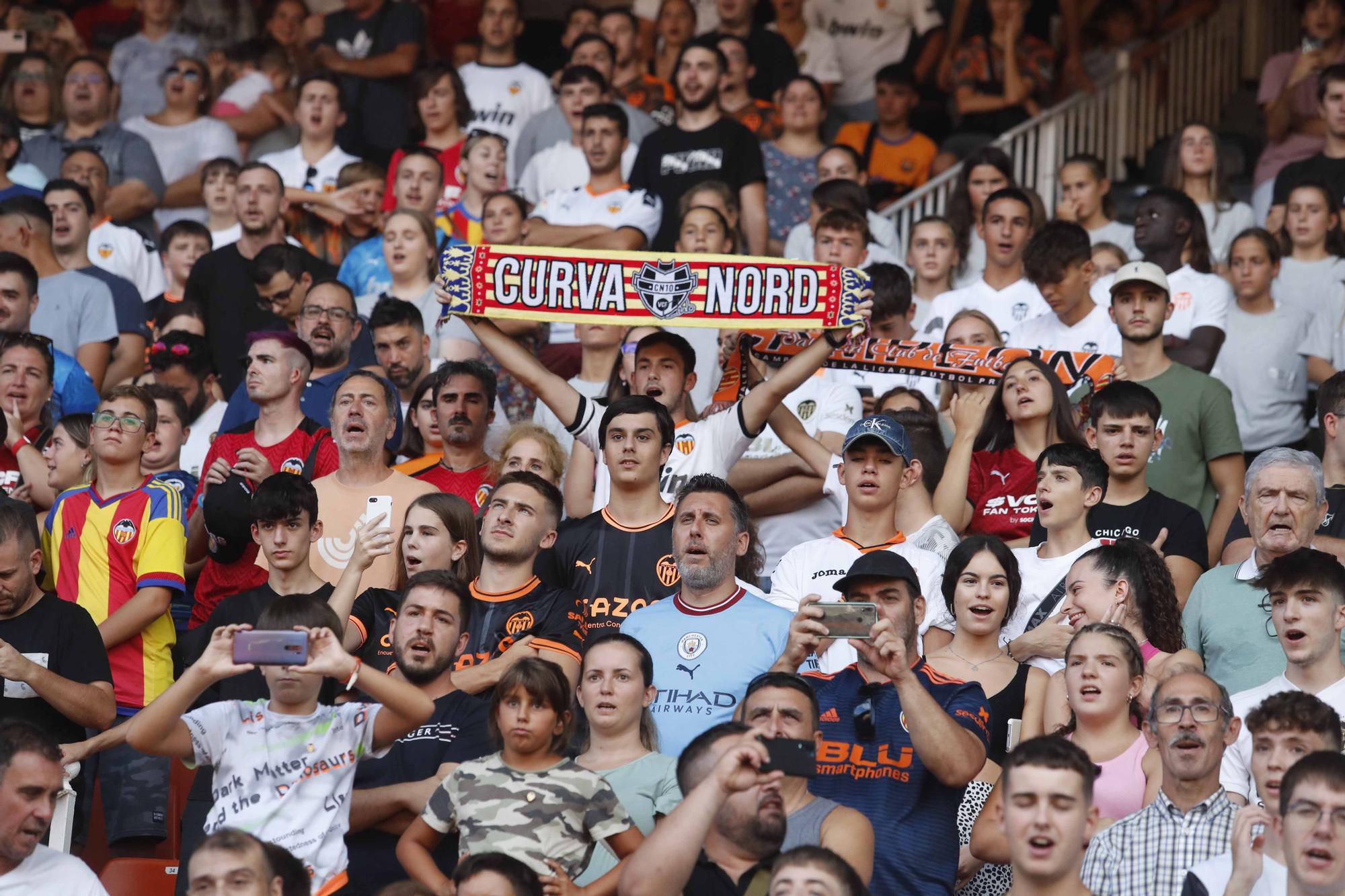 Búscate en la presentación de los fichajes del Valencia CF