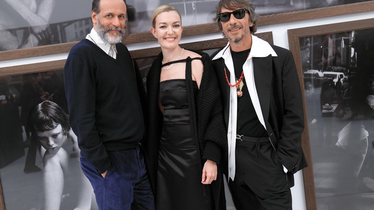 Luca Guadagnino, Marta Ortega y Pierpaolo Piccioli