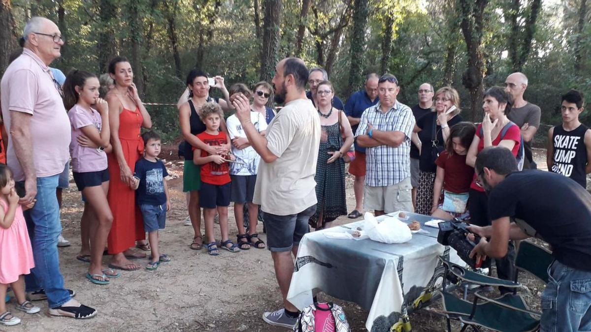 Jornada de portes obertes i visita guiada a peu de jaciment, el 9 d’agost de 2019. 