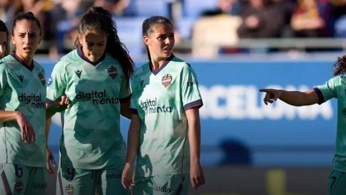 El Levante femenino consuma su descenso