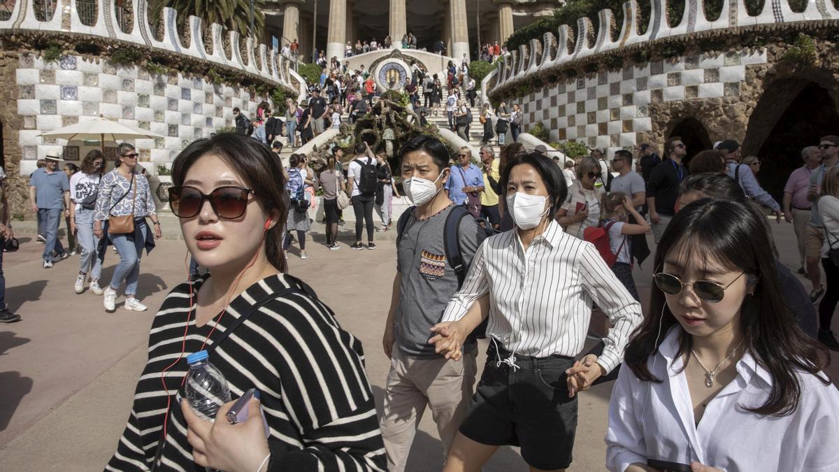 El regreso del turismo: Barcelona vuelve a ser la locura de siempre. El Park Güell agotó las entradas el Viernes Santo.