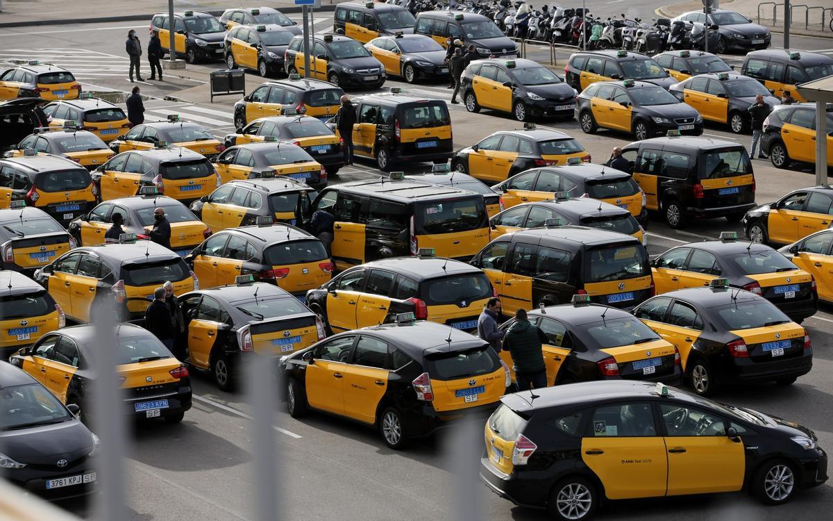 Taxis en la estación de Barcelona - Sants