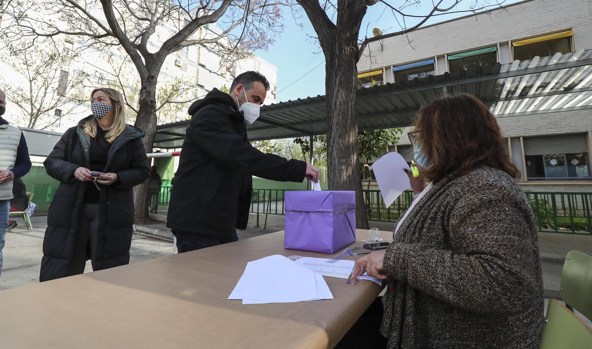 Los colegios retoman la votación de la jornada escolar tres cursos después