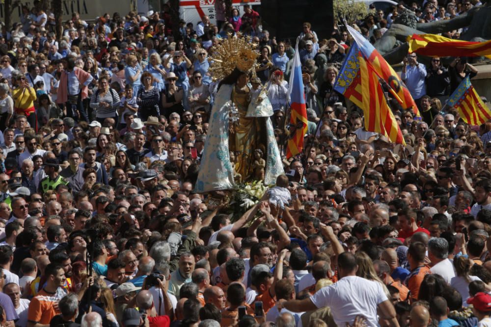 Día de la Virgen de los Desamparados: Traslado de la Mare de Déu