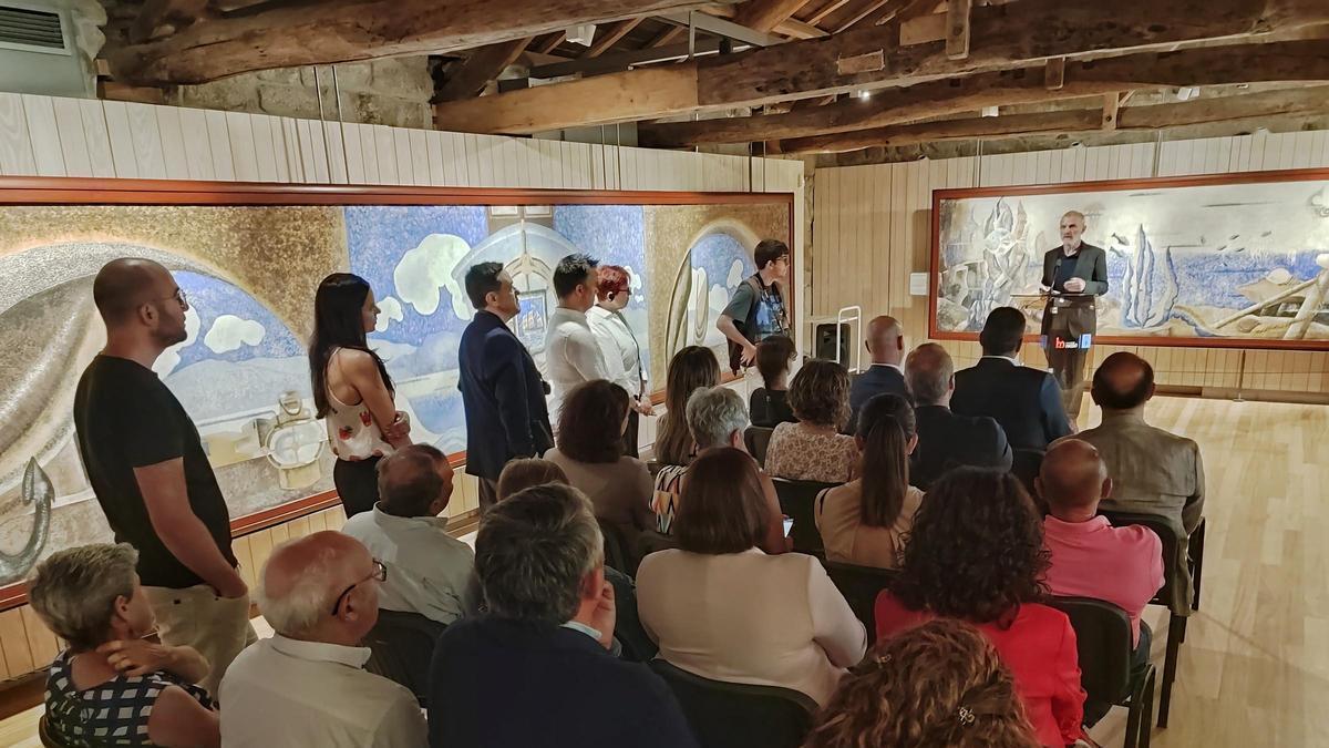 El arquitecto Alberto Redondo, del estudio RVR, en la Sala Lugrís en la inauguración de la ampliación del Museo Massó.