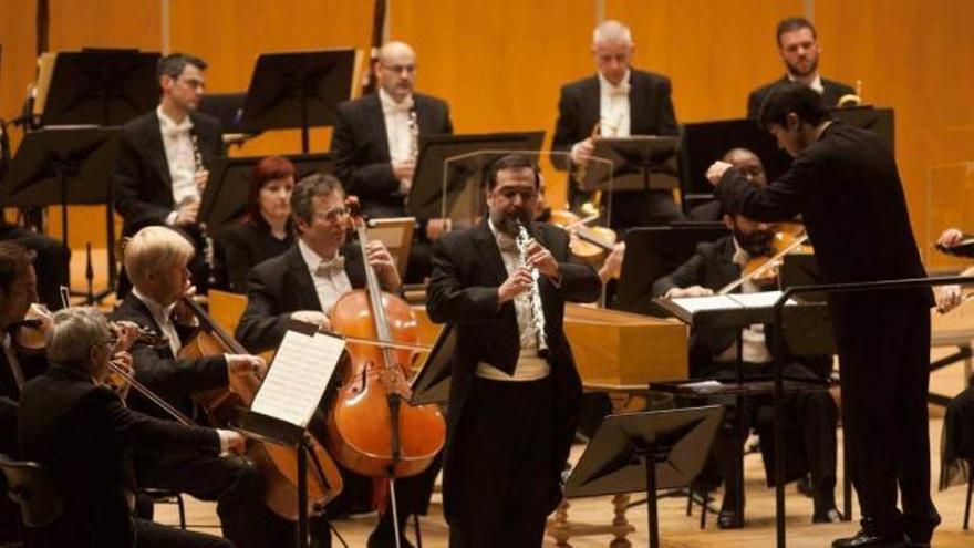 Juan Ferriol, durante su interpretación del concierto de Haydn con la OSPA y el maestro So.