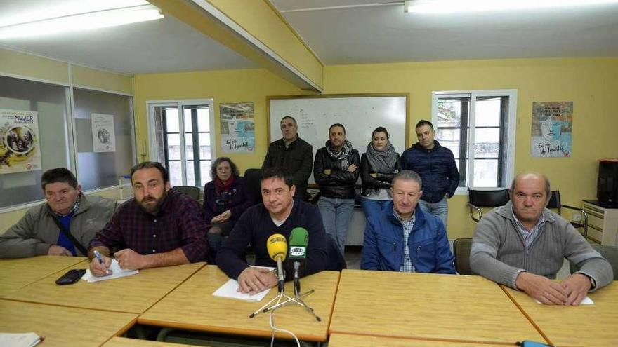 Comité de empresa de Cespa al anunciar la convocatoria de huelga. // G. Santos