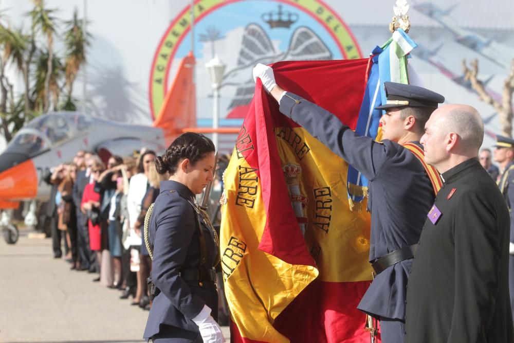 Jura de bandera de nuevos alumnos en la Academia General del Aire