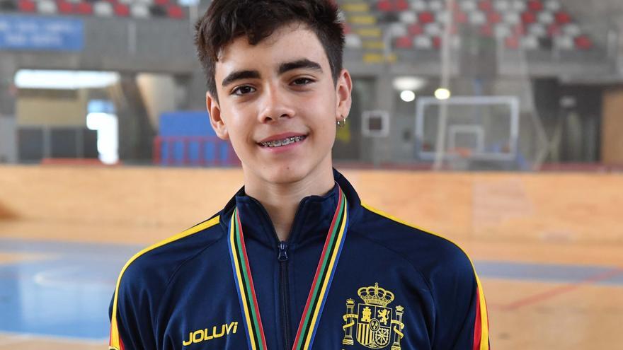 Unai Cereijo, baza coruñesa en el Nacional cadete y juvenil de patinaje artístico
