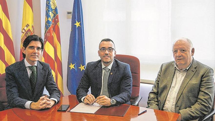 Benlloch, el CEU y el Villarreal unen fuerzas por Ciencias del Deporte