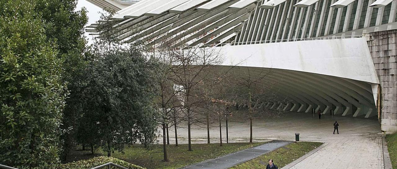 Entrada del centro comercial del Calatrava. | Miki López