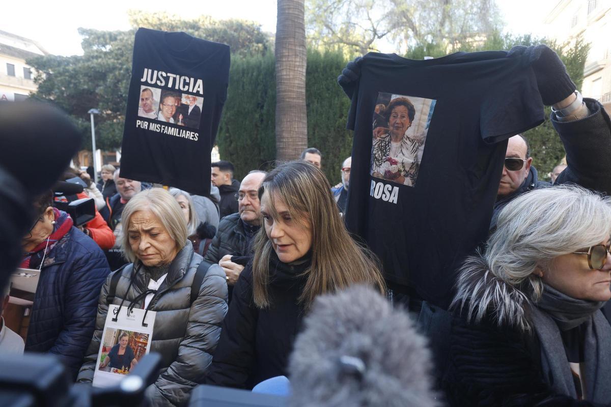 Salomé Pradas llega a los juzgados de Catarroja para el careo entre Jose Manuel Cuenca